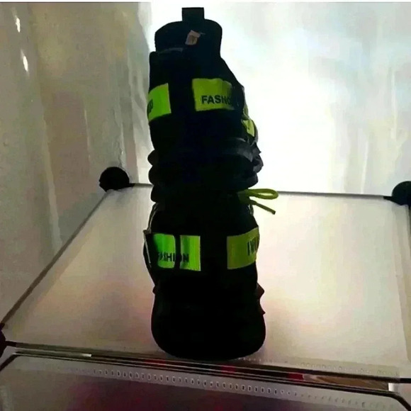 Men's size 10 - Picture 4 of 5